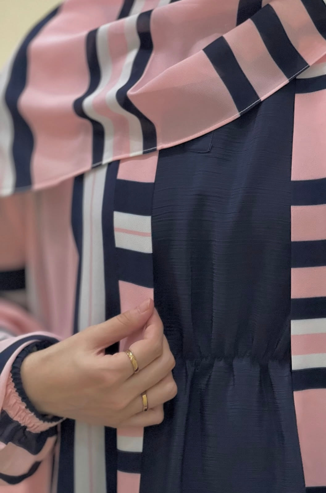 Stripes abaya